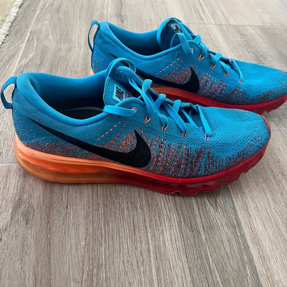 NIKE Flyknit AirMax Size 10 - Picture 2 of 6